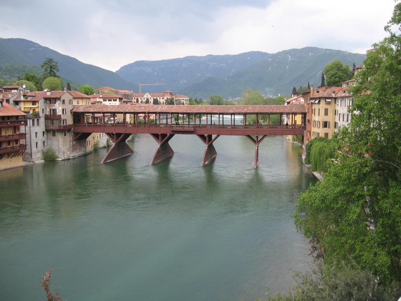 Civico 38 Apartment Bassano del Grappa Luaran gambar